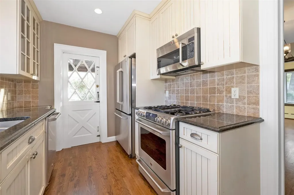 35 Livingston Avenue Valhalla NY 10595