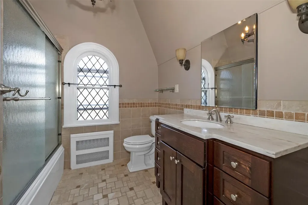 35 Livingston Avenue Valhalla NY 10595