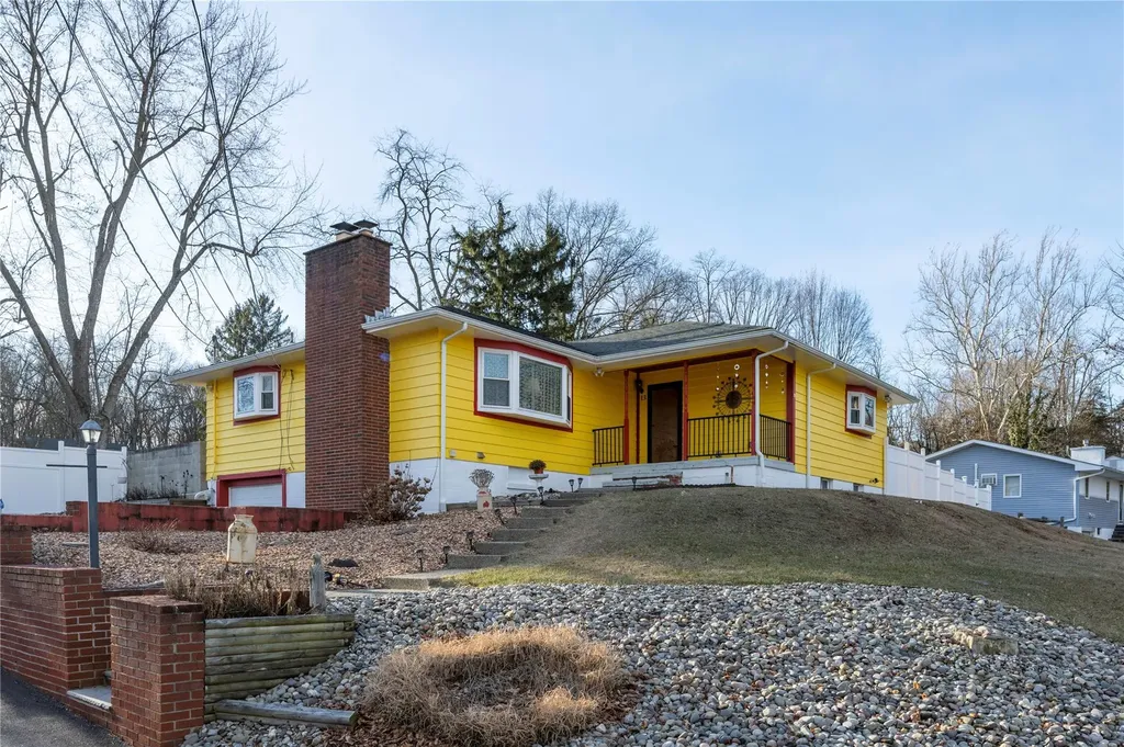 13 Wendy Drive Poughkeepsie NY 12603