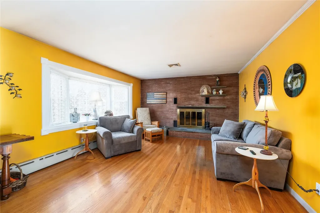 13 Wendy Drive Poughkeepsie NY 12603