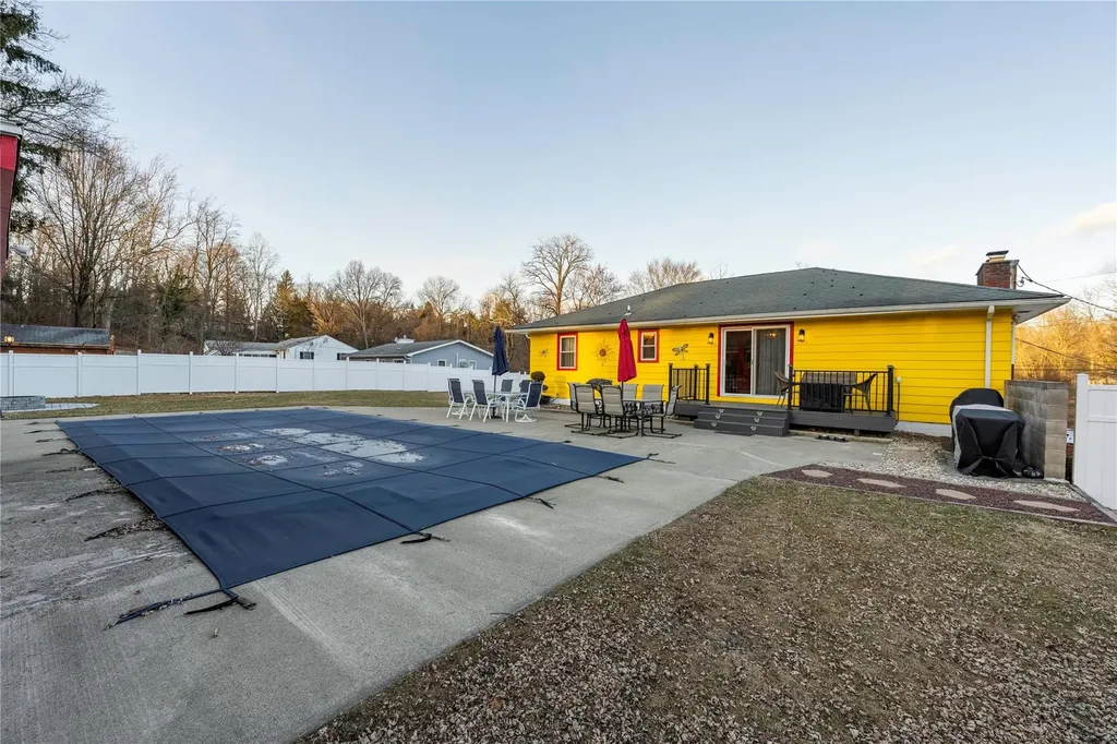 13 Wendy Drive Poughkeepsie NY 12603