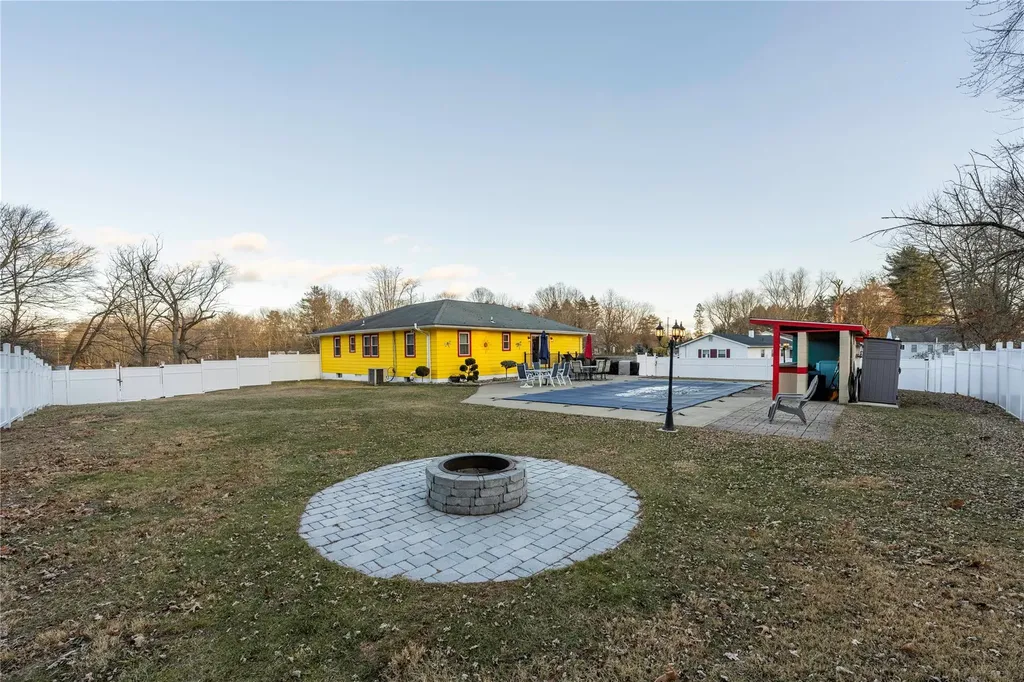 13 Wendy Drive Poughkeepsie NY 12603