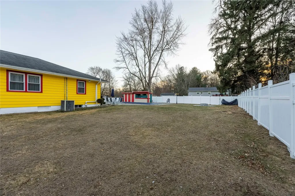 13 Wendy Drive Poughkeepsie NY 12603
