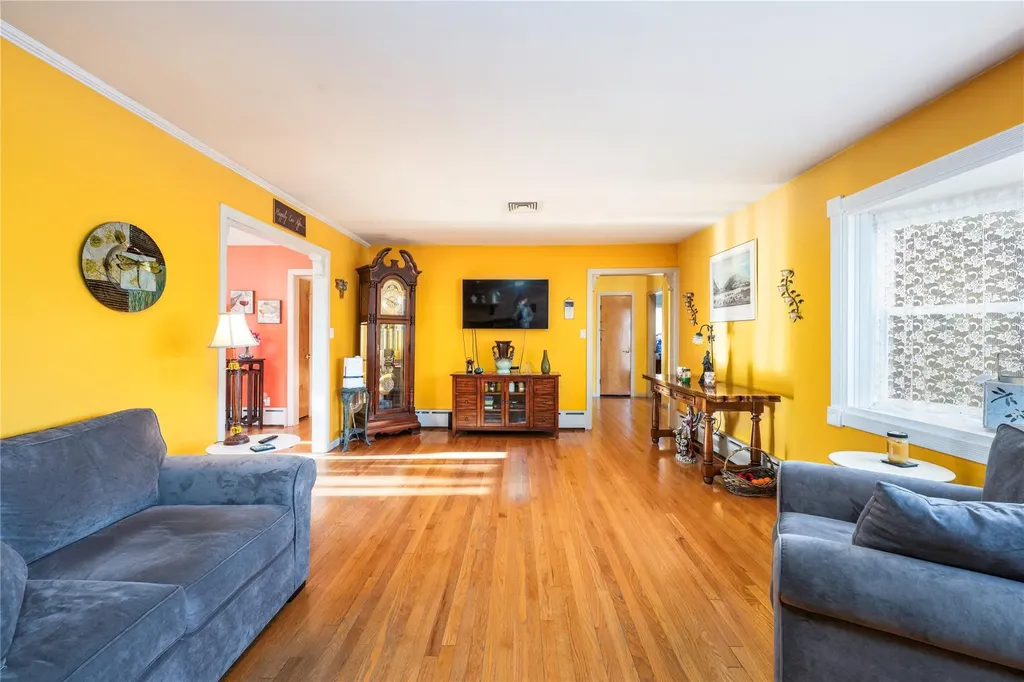 13 Wendy Drive Poughkeepsie NY 12603