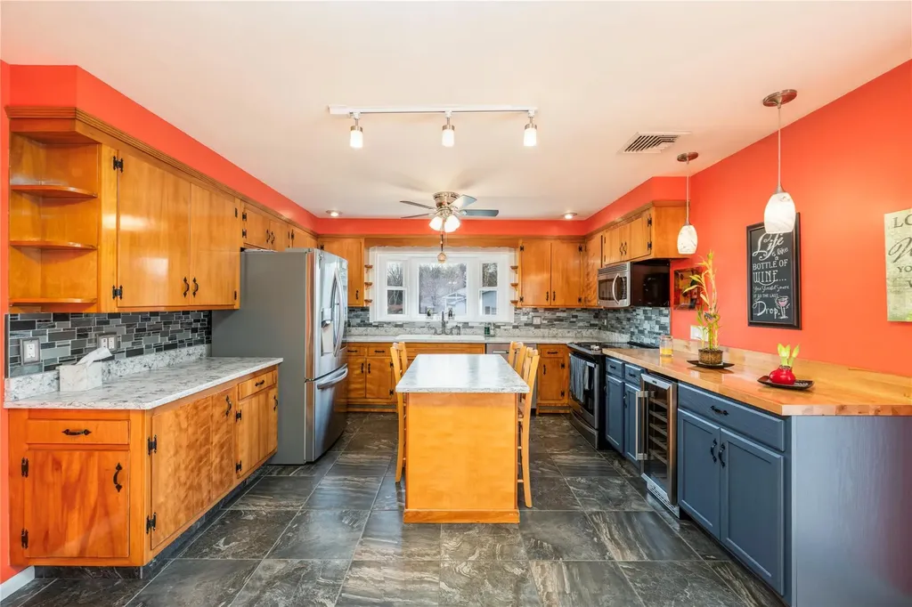 13 Wendy Drive Poughkeepsie NY 12603