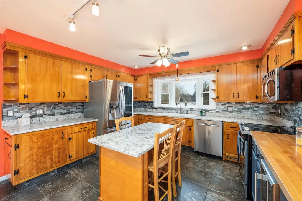 13 Wendy Drive Poughkeepsie NY 12603
