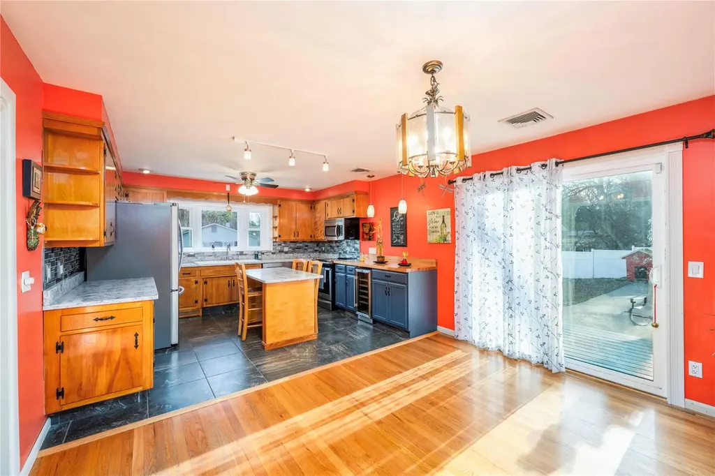 13 Wendy Drive Poughkeepsie NY 12603