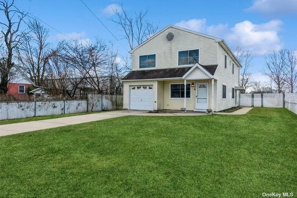 14 Watkins Terrace Babylon NY 11701