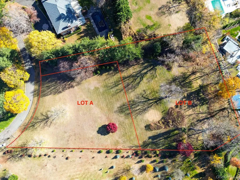 16-B Hamptworth Drive Great Neck NY 11024