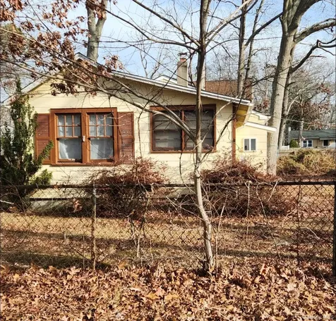 181 Cypress Drive Mastic Beach NY 11951