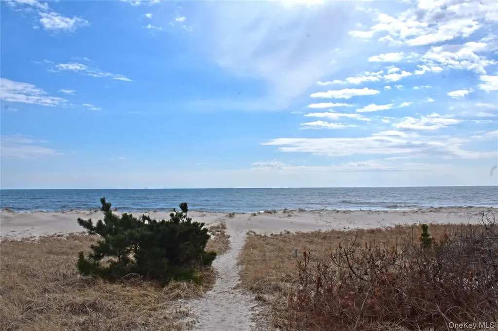561 Dune Road Westhampton NY 11978