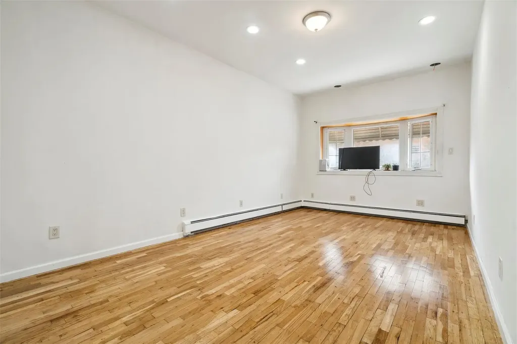 458 Swinton Avenue Bronx NY 10465
