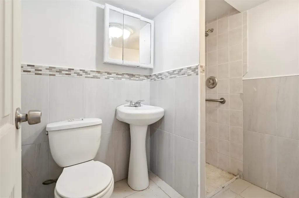 458 Swinton Avenue Bronx NY 10465