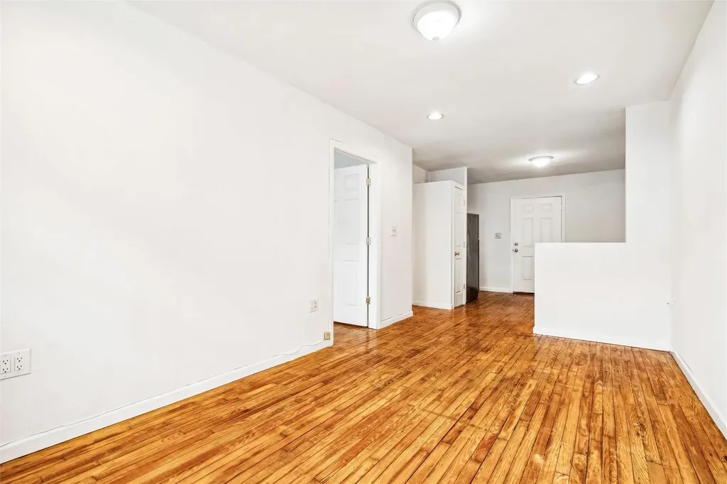 458 Swinton Avenue Bronx NY 10465