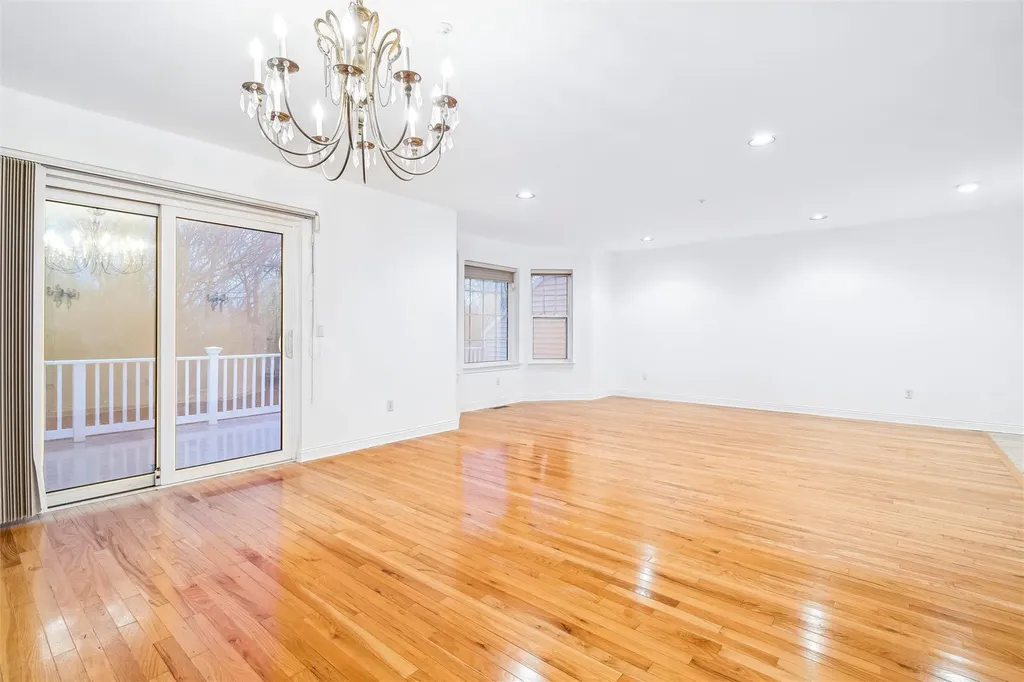 113 Winding Ridge Road White Plains NY 10603