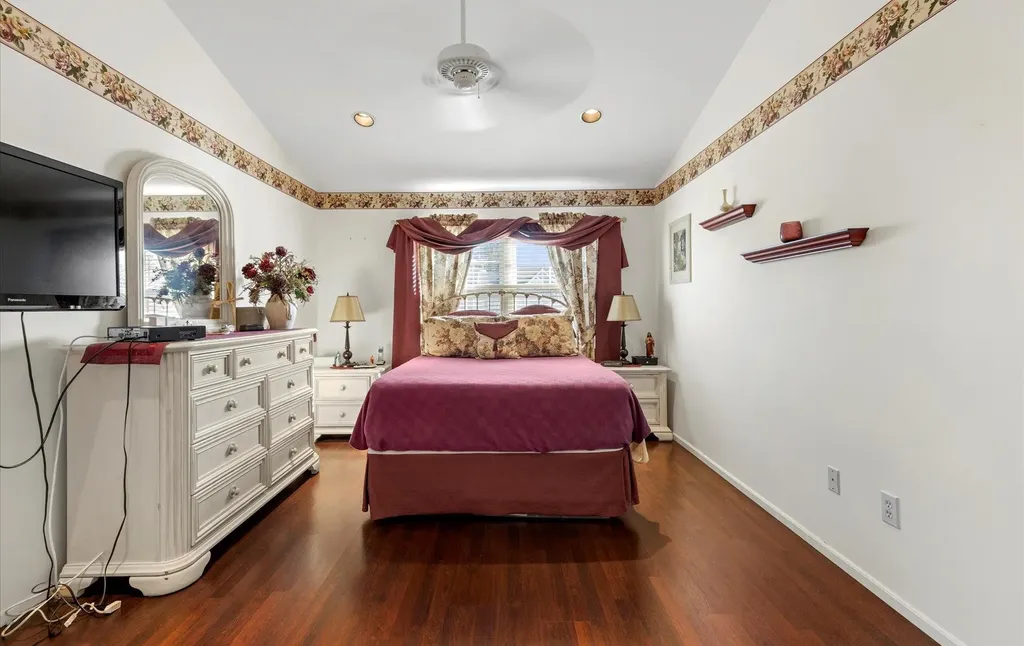 59 Pleasantview Drive Central Islip NY 11722