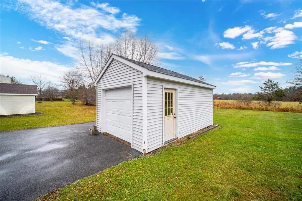 6 Edwards Drive Pine Bush NY 12566