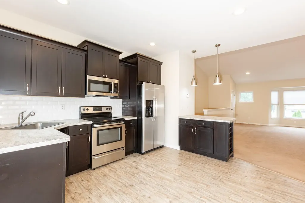 12 Grace Lane Lindenhurst NY 11757