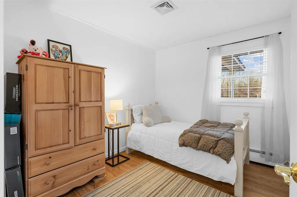 69 Eastern Parkway Germantown NY 12526
