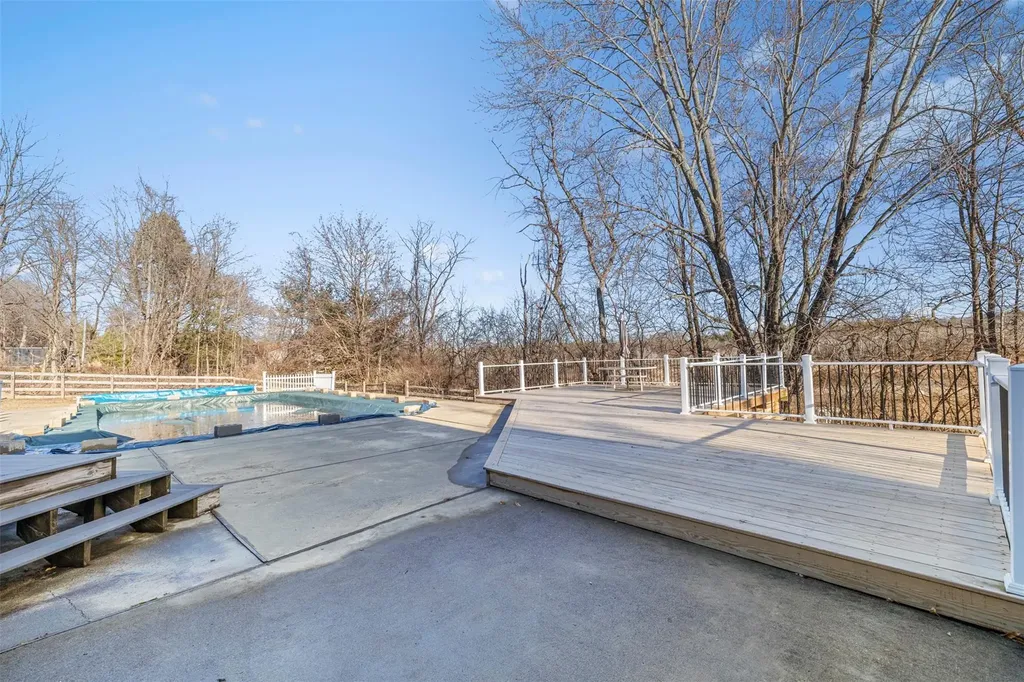 69 Eastern Parkway Germantown NY 12526
