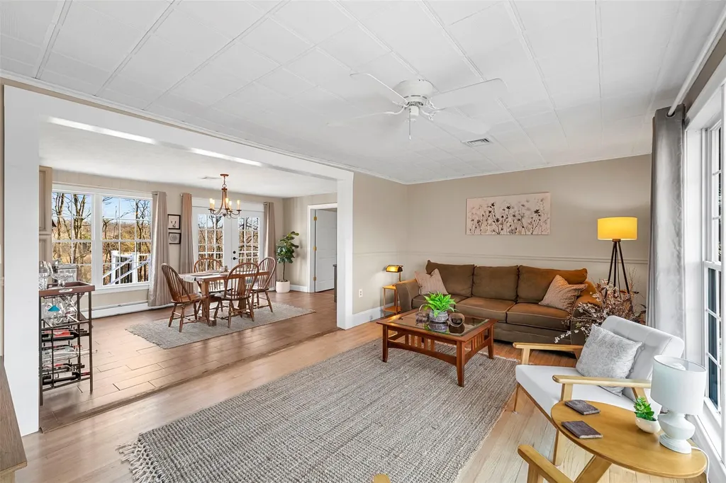 69 Eastern Parkway Germantown NY 12526