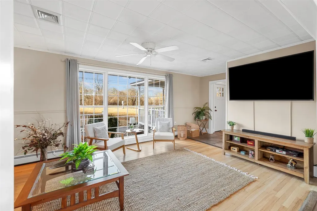 69 Eastern Parkway Germantown NY 12526