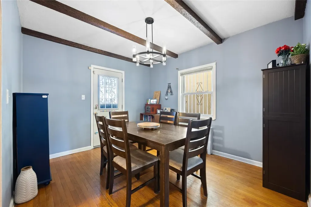 2434 Fish Avenue Bronx NY 10469