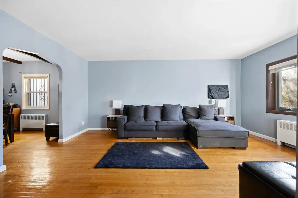 2434 Fish Avenue Bronx NY 10469
