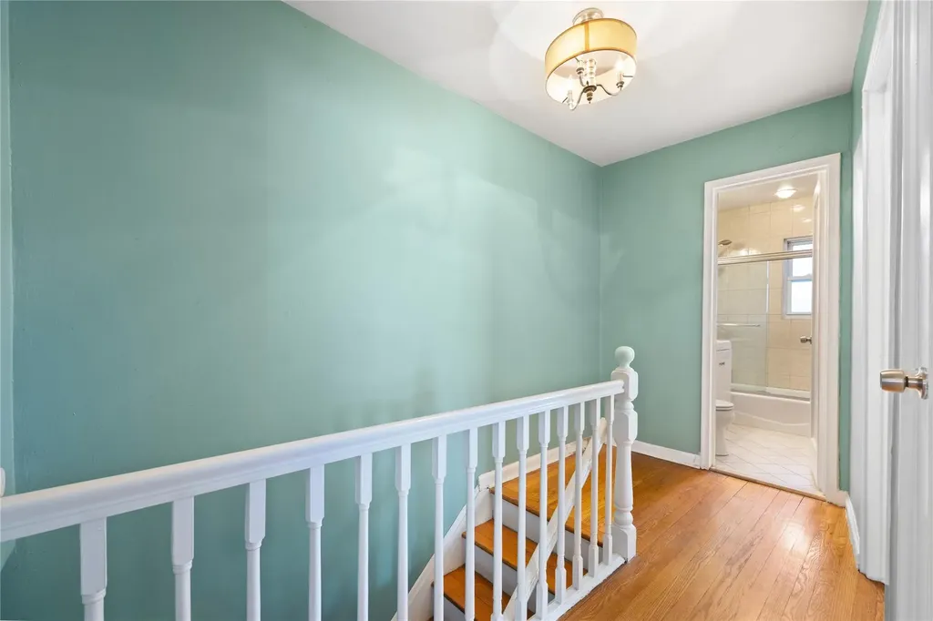 2434 Fish Avenue Bronx NY 10469