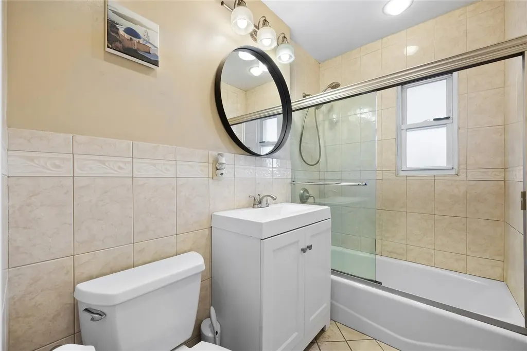 2434 Fish Avenue Bronx NY 10469