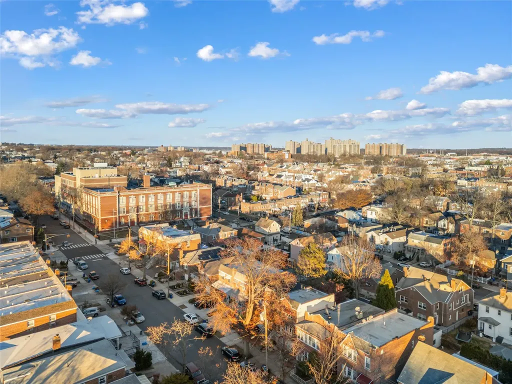 2434 Fish Avenue Bronx NY 10469