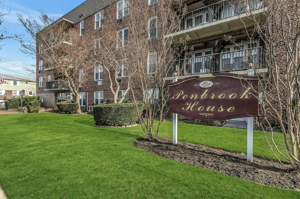 60 Hempstead Avenue Lynbrook NY 11563