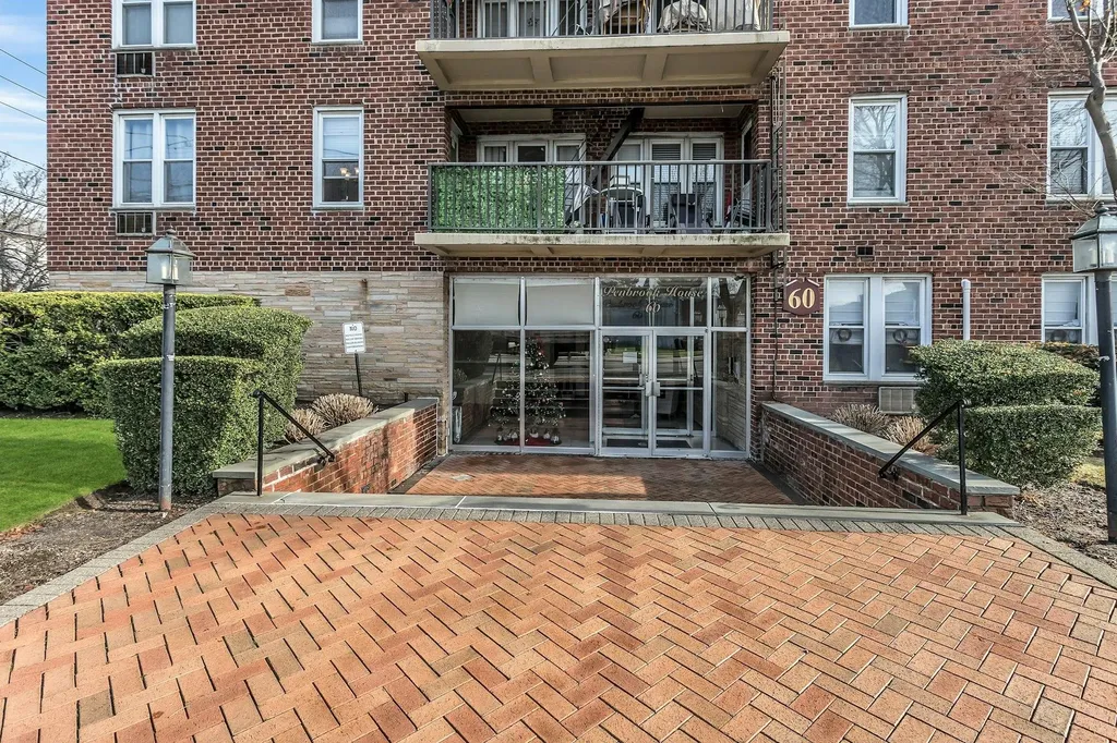 60 Hempstead Avenue Lynbrook NY 11563
