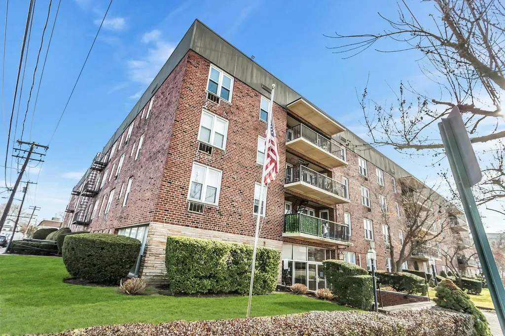 60 Hempstead Avenue Lynbrook NY 11563