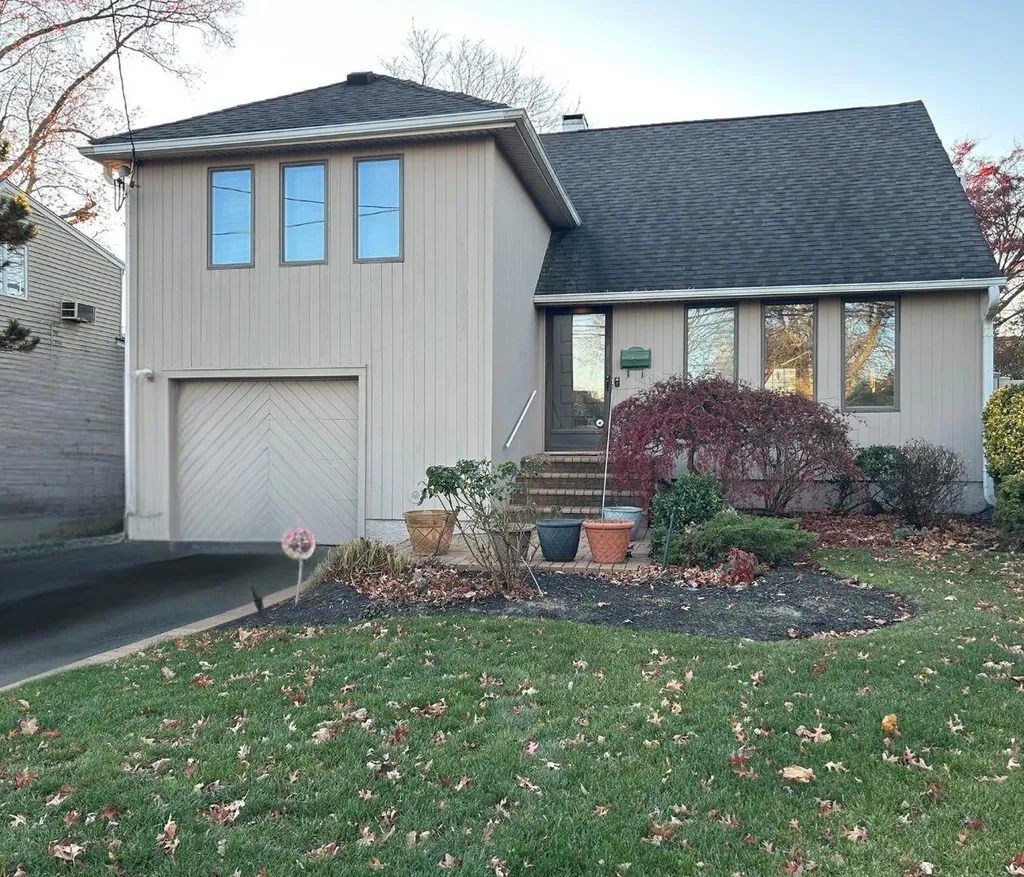 2826 Beach Drive Merrick NY 11566