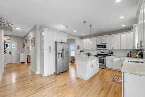 31 Windus Shirley NY 11967