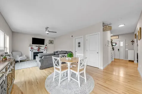 31 Windus Shirley NY 11967