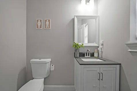 31 Windus Shirley NY 11967