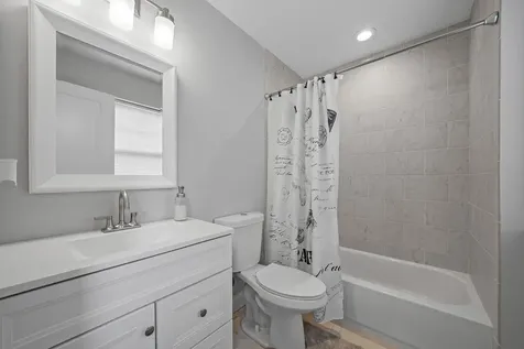 31 Windus Shirley NY 11967