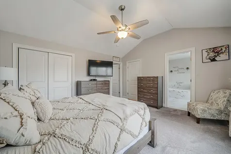 31 Windus Shirley NY 11967