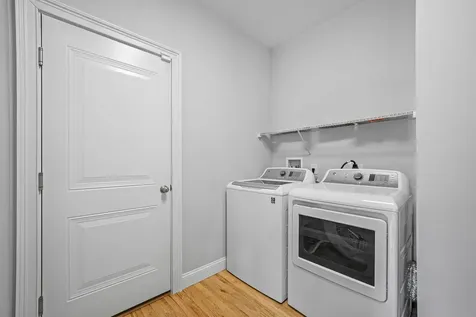 31 Windus Shirley NY 11967