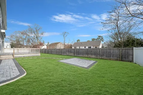 31 Windus Shirley NY 11967