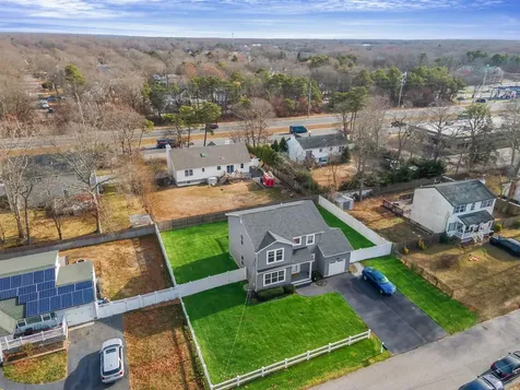 31 Windus Shirley NY 11967