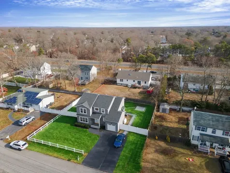 31 Windus Shirley NY 11967