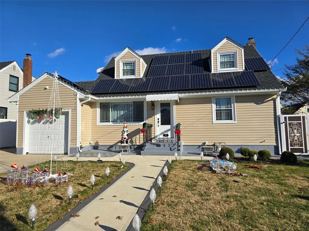 17 Hillcrest Drive Westbury NY 11590