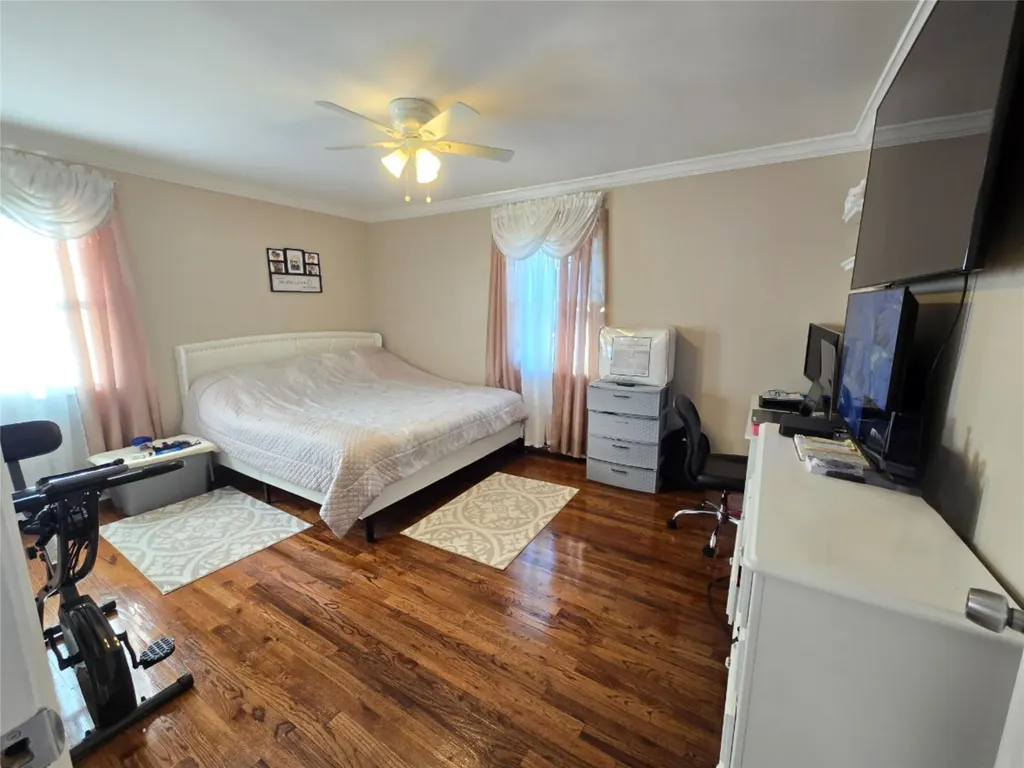 17 Hillcrest Drive Westbury NY 11590