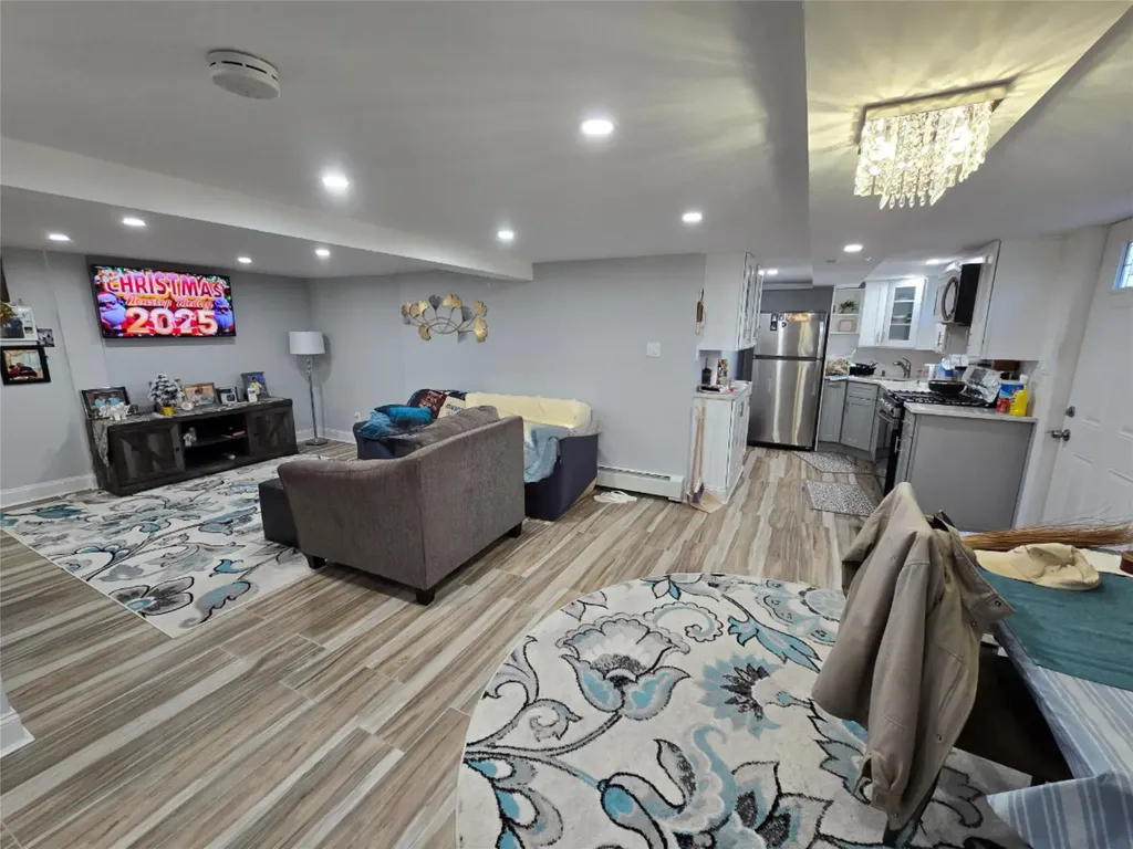 17 Hillcrest Drive Westbury NY 11590