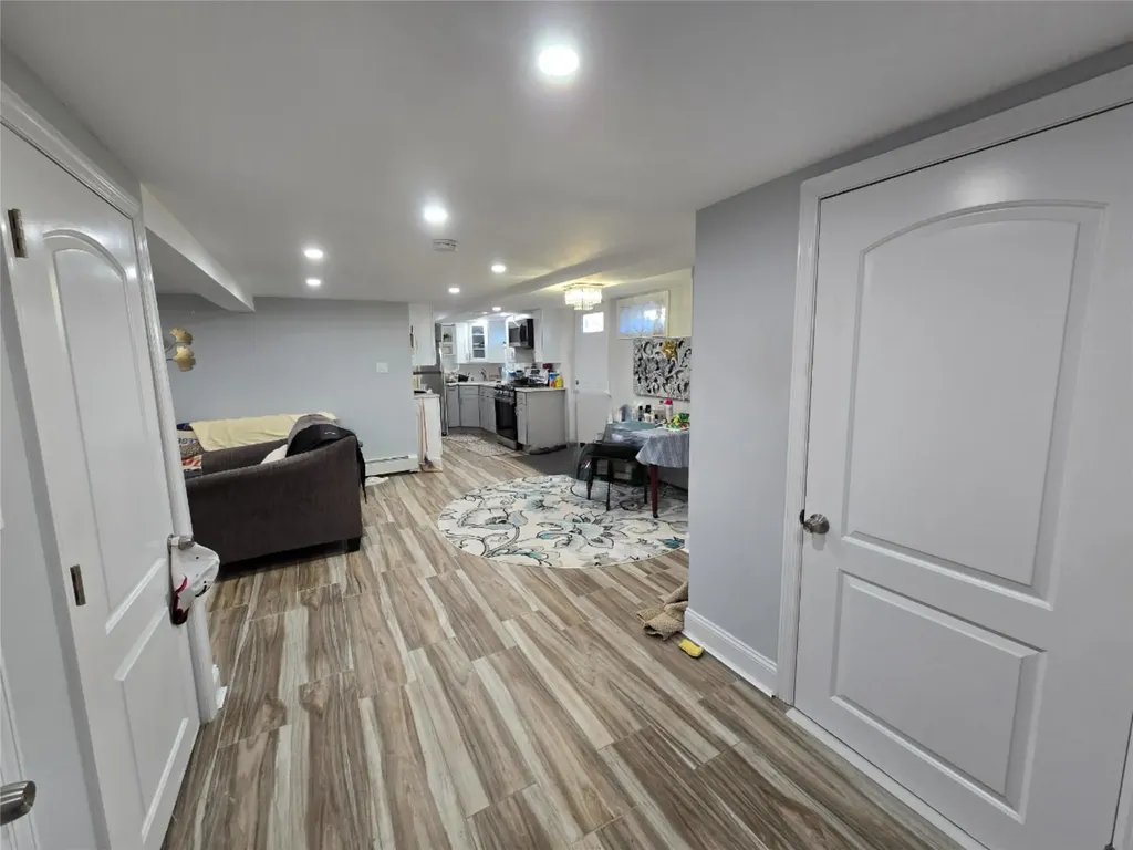 17 Hillcrest Drive Westbury NY 11590