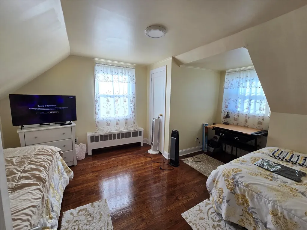 17 Hillcrest Drive Westbury NY 11590