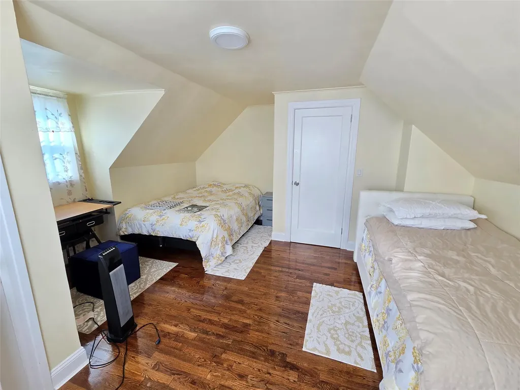 17 Hillcrest Drive Westbury NY 11590